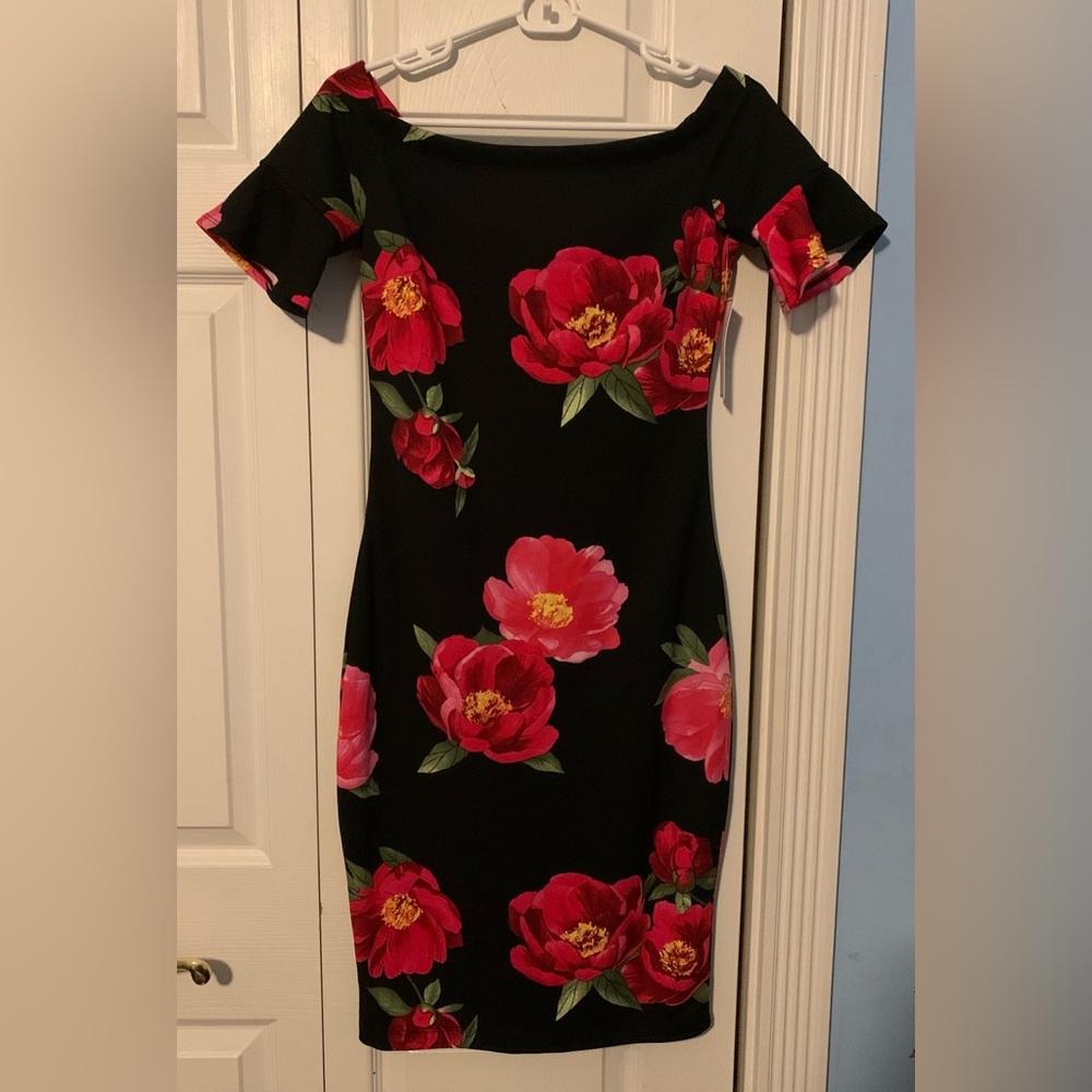 Bold Red and Black Bodycon Dress with Flutter Sleeves